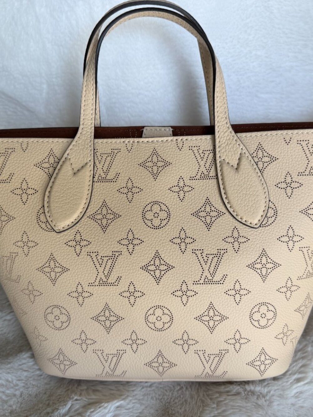Louis Vuitton Mahina Blossom PM M21909 Beige With Mini Coin Purse (NEW)